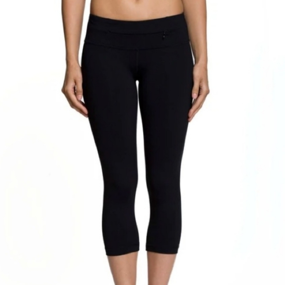 Nancy Rose Performance Black Capri Leggings Size 6